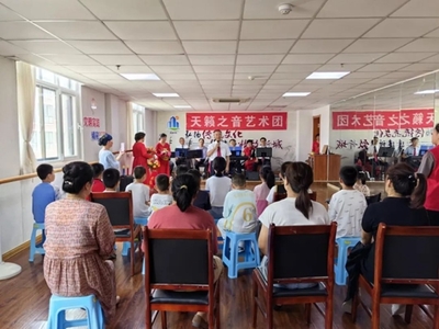 威海市開展多彩“八一”主題實(shí)踐活動(dòng)，以文藝展演厚植青少年愛國(guó)情懷